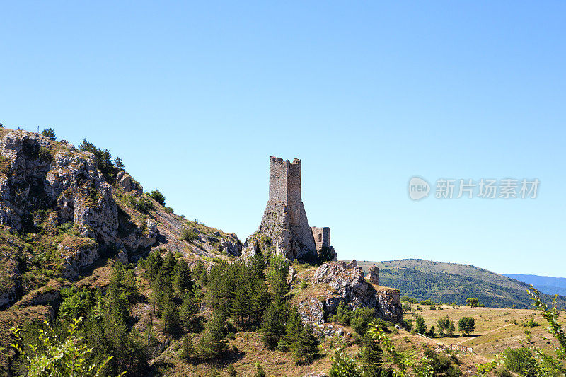 peschino Piccolomini塔，Abruzzi意大利拉奎拉省